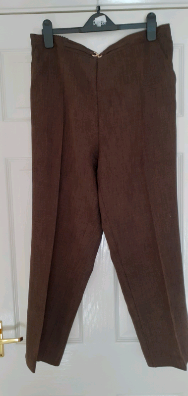 Damark Ladies trousers size 18 leg 27.5 